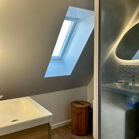 Duplex Entre Terre Et Proche Avec Balcon