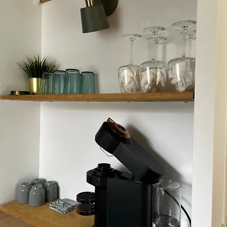 Duplex Entre Terre Et Proche Avec Balcon קאבורג