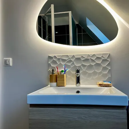 Duplex Entre Terre Et Proche Avec Balcon *